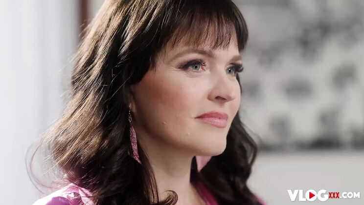 Krissy Lynn Seduces Maximo Garcia For His Massive Cock In Horny MILF Scene