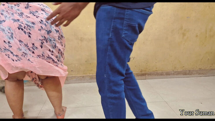 Indian Bhabhi Suman Hot House Cleaning in Saree - Desi MILF Blowjob and Cumshot POV