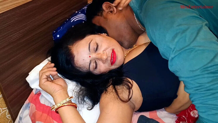Desi Indian Rich Wife Fingering and Fucking Servant - Rough Sex with Big Nipples