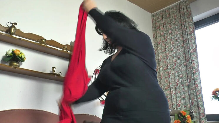 German Granny Solo Action - Big Boobs & Fingering Fun