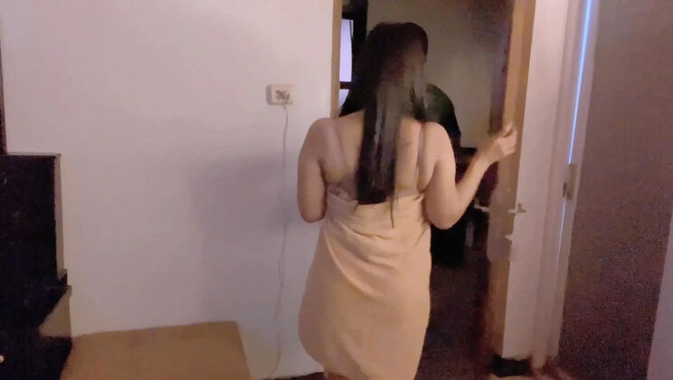 Naked Prank on Ojol Driver with Hot Indonesian MILF Nadalyne - Amateur Homemade Sex Goes Viral