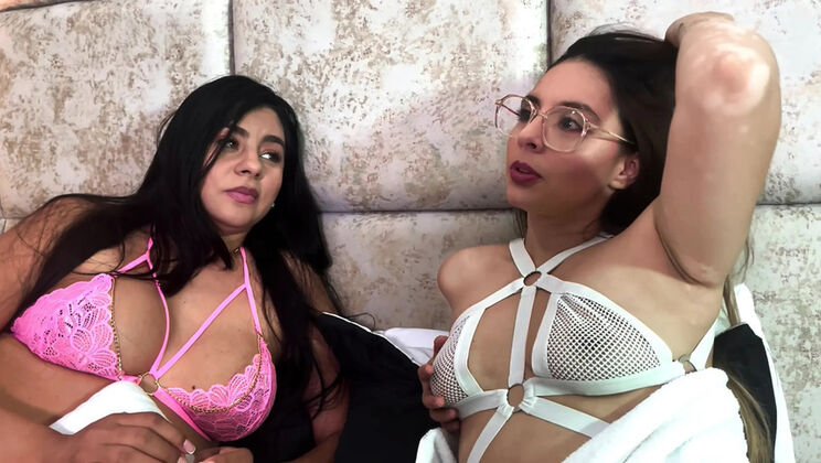 Lesbian Roommates and Co-Workers First Time Encounter - Sussy Love & Melani Rincon Amateur HD