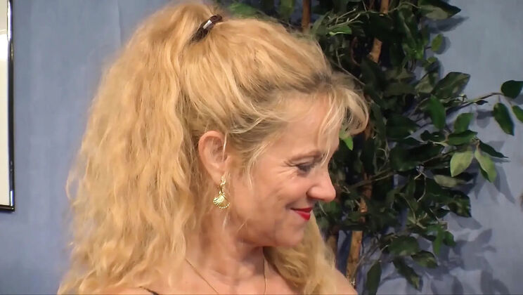 German Couple Annette & Bea Horny Friends Ready to Fuck - HD Amateur Swingers Life