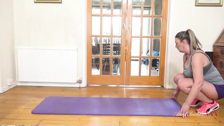 Busty MILF Maisie Lewis Gets Creampie from Personal Trainer - Blonde Amateur Fuck