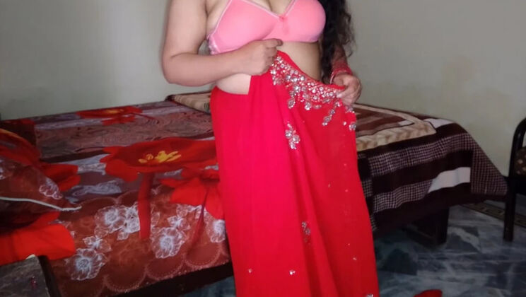 Desi Indian Bhabhi in Red Saree Seduces Devar - Big Natural Tits & Big Ass - Homemade HD