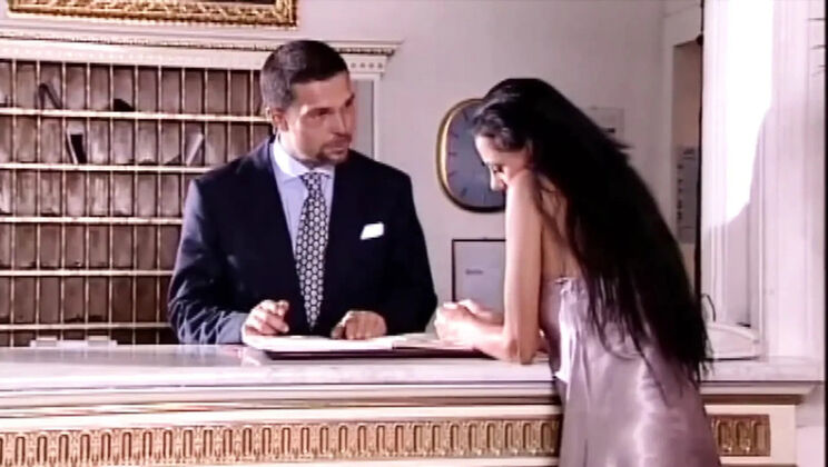 Hotel Manager Fucks Young Beautiful Customer in Motel - Big Cock Blowjob & Facial