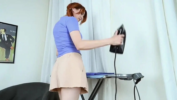 Horny Redhead MILF GinnaGg Squirts Hard - Extreme Solo Masturbation & Close-Up Pussy Fingering