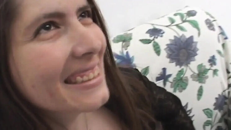 Amateur Brunette Gives Blowjob and Takes Facial Cum on Face