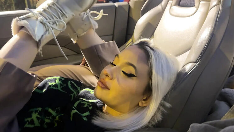 Amateur Teen Nka Legran Gives Free Hard Fuck in POV Doggy Style - Big Ass Slut Creampied