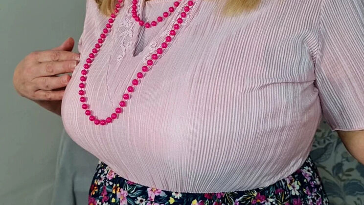 Amateur BBW MILF Homemade - Sliding Cock Inside Her Aching Cunt