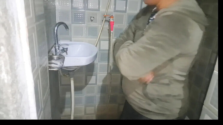 Secret House Encounter: Desi Aunty Roleplay with Young 18 Year Old Girl - Indian Homemade Fucking