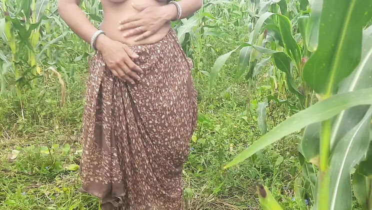 Desi village Bhabhi Sukunmi outdoor sex with devar in jungle - public nudity & doggy style