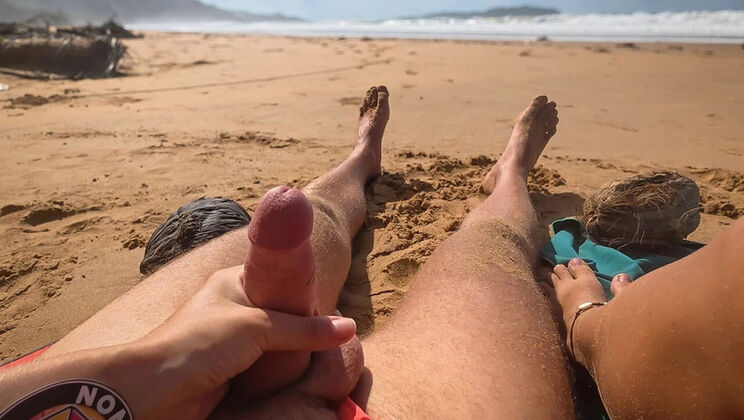 Amateur Beach Sex: Wet Pussy Fingering & Squirting in Ocean Doggystyle