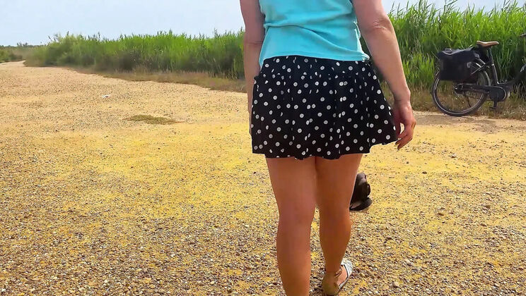 Belgian MILF Facesitting & Pussy Eating Orgasm on Beach - Outdoor Femdom Humiliation