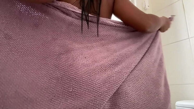 Amateur Latina Alicehot & Brenohot Peek Shower Lingerie Homemade Gostosa