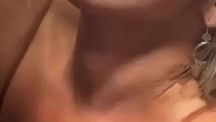 Big Tits MILF Annabelle Skye Fucks Virgin With Wet Blowjob & Facial Cumshot