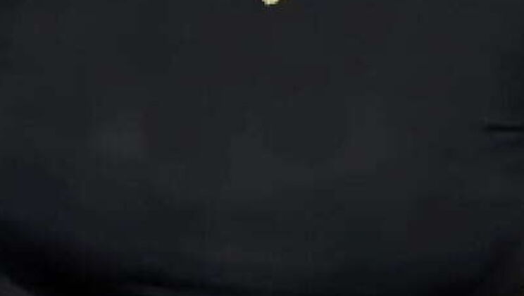 Amateur Latina with big booty offers sex for Uber ride in car parking