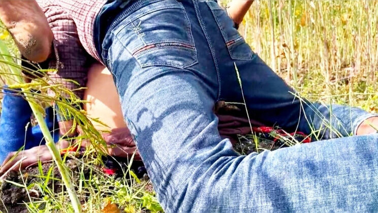 Desi Indian Bhabhi Jungle Love First Time Chudai - Busty Mom Hardcore Sex