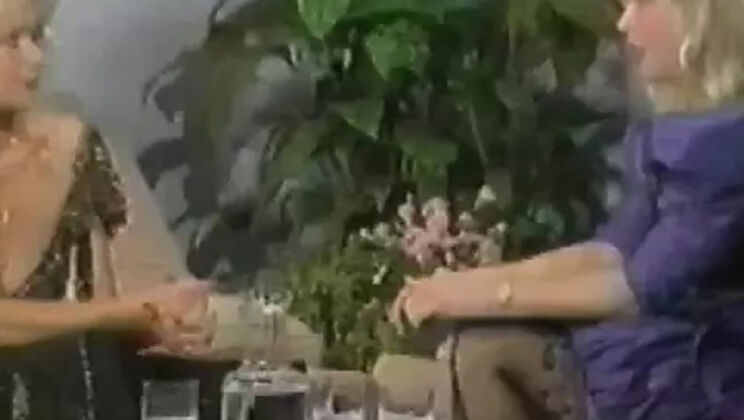 Zeta Ross Electric Blue Sex Show - Big Tits British Vintage Porn