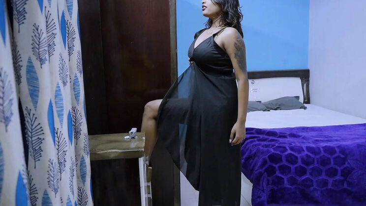 Desi Bhabhi Hot Sexy Posing Mirror - Boyfriend Surprise Anal Doggy Style Hardcore