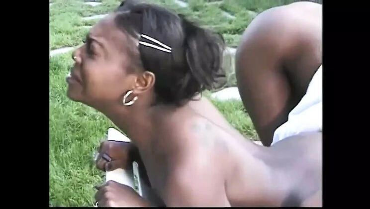 Vintage Lesbian Threesome - Three Black Babes Fingering & Licking Pussy