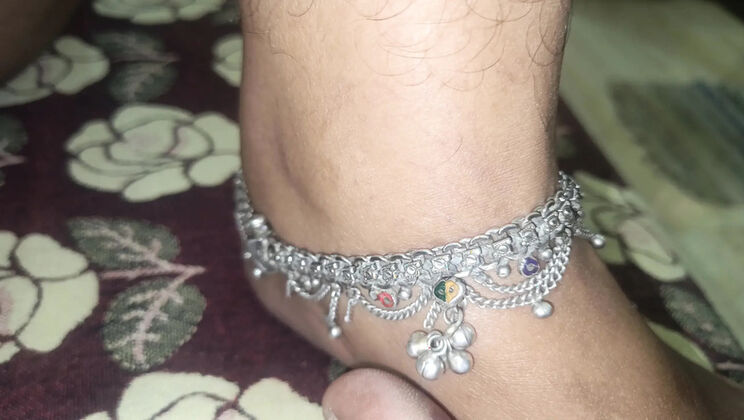 Indian Housewife Hot Public Sex in Forest - Pushpa Valli Magilmathi Role Play Fuck