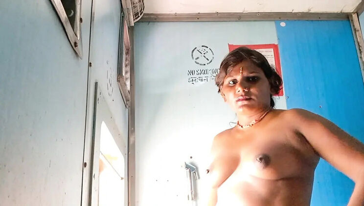 Indian Bhabhi Threesome Desi Sex - Homemade Anal with Teen Big Ass