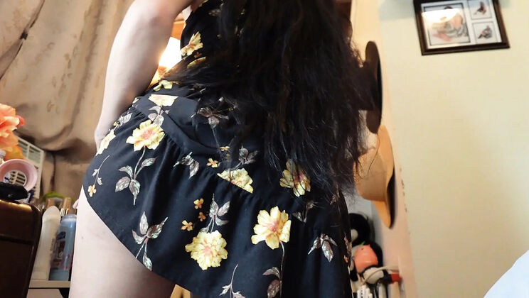 Amateur Brunette MILF Raven Willow Shows Off Her Big Ass in a Sexy Sundress Tease