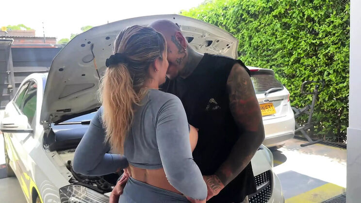 Juliana Rose Horny Colombian MILF Sucks Mechanic Cock Outdoor Blowjob & Rough Fucking
