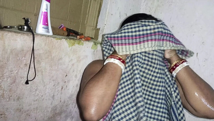 Deshi husband wife full sex video - Indian couple homemade anal riding with big natural tits