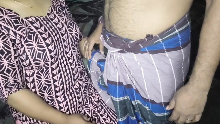 Bangladeshi Housewife Akhi Moni Fucks Tailor Husband After Taking His Measurements - Homemade Desi Sex