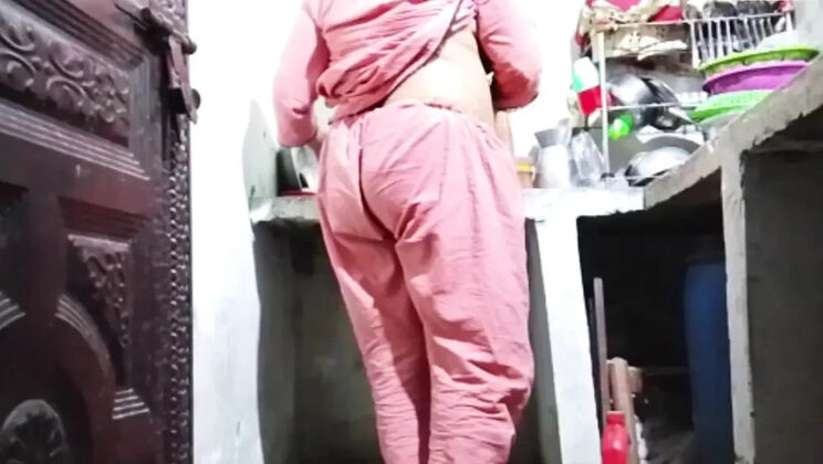 Desi Pakistani Abida Parveen Sucks Boyfriend's Big Dick Close Up - Hot Indian MILF Fingering & Ass Licking