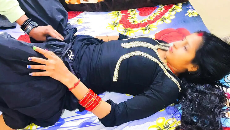 Desi sister-in-law offers sex to brother-in-law, he gets happy and fucks her tight pussy while stepbro watches