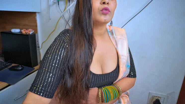 Hot Auntie Pisses While Getting Fucked - Desi Chachi Squirt Blowjob HD