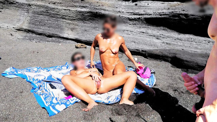 Beach Dick Flash For Two Girls: Fede's Spicy Beach Encounter With My Big Cock