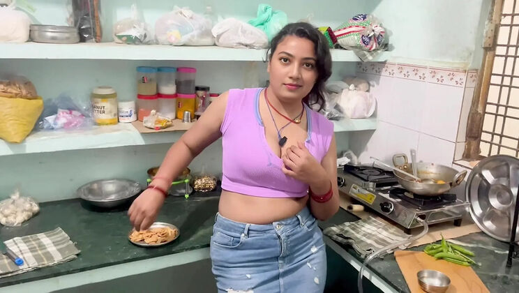 Hotty_ragini's Sahar Bhabhi First Time Devar Sex in Kitchen Tight Pussy Viral Video