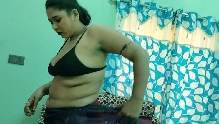 Puja Sarkar's Big Tits Bhabhi Gets a Face Fuck Massage in HD