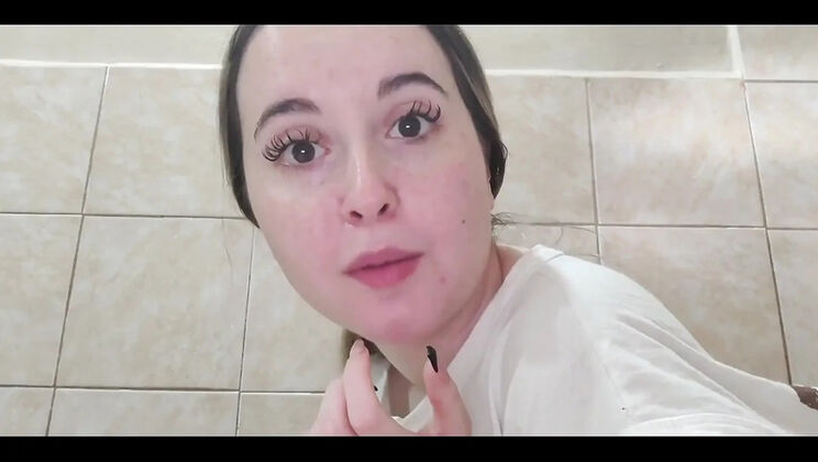 RavenHearth666VIP Tastes and Smells Her Dirty Ass