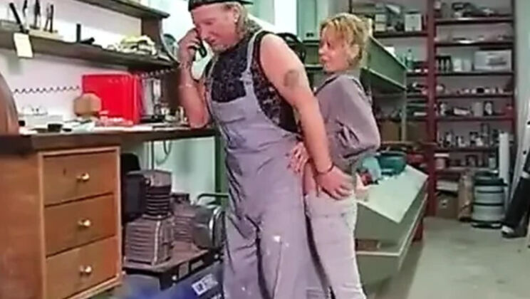 Hot Blonde Teen Gets Anal & Cumshot in Workshop Role Play