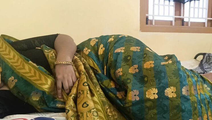 Cheating Housewife Pushpa Valli Gets Fucked Threesome