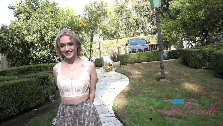 Gracie Gates Begs for a Creampie in a Virtual Date Blowjob and Footjob Scene