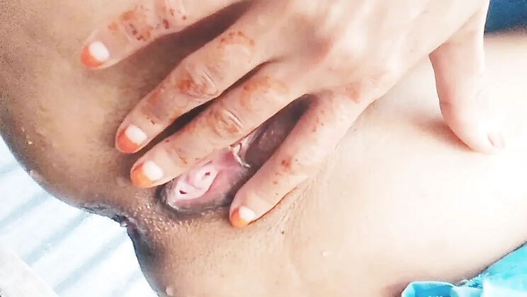 Bangladeshi cute village girl sweat, tight chut chuda chudi with Sunny leonie fingering orgasm viral video