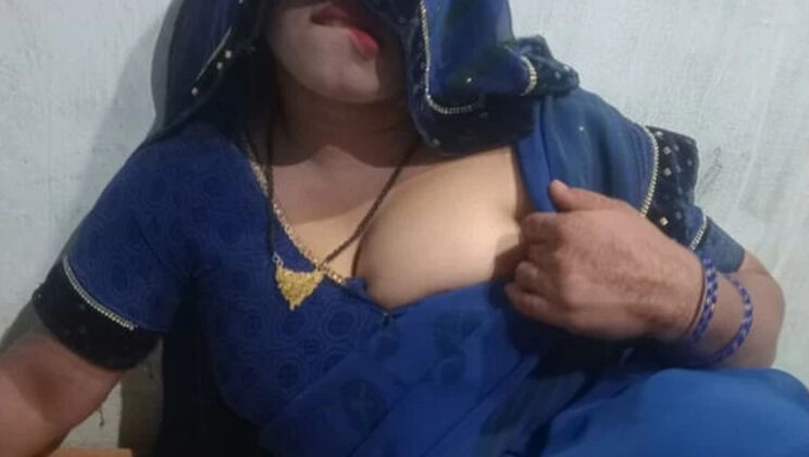 Huge Titted Indian Babe Fucks Hard In Saree