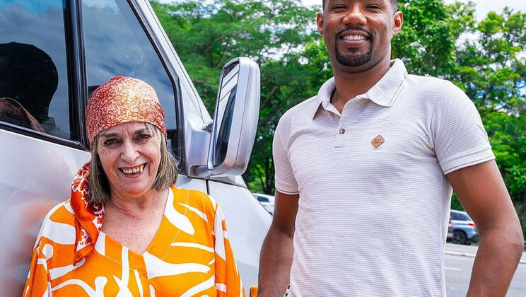 Granny Gets a Massive BBC Deep in Her Ass Inside the Van