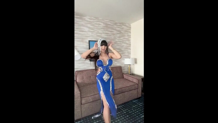 Egyptian MILF Amira Ali Gets Off With a Dildo While Her Husband’s at Work