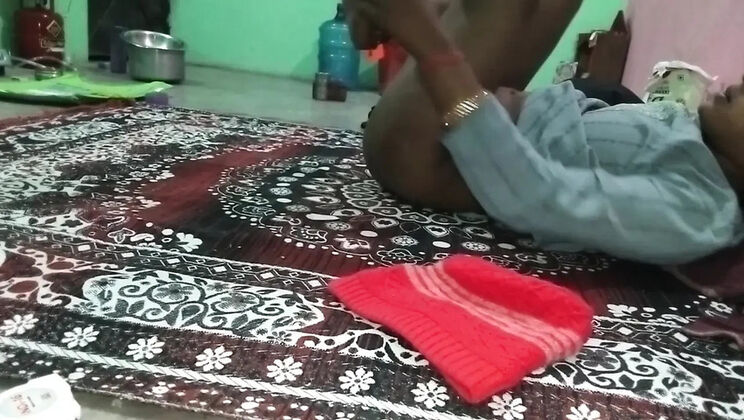 Desi Girlfriend Stepmom Fucks For Cash - Hindi Audio Bathroom Sex
