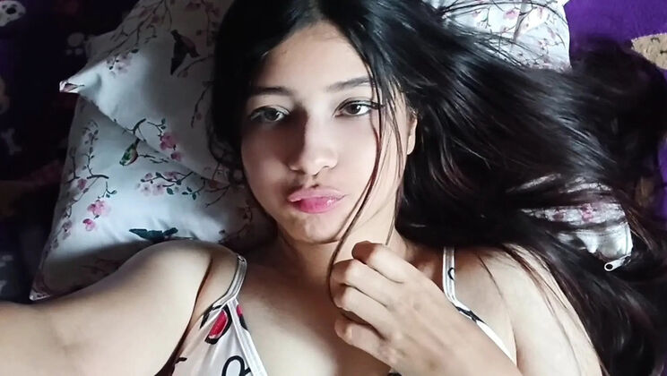 18 Year Old Girl Plays With Her Wet Pussy