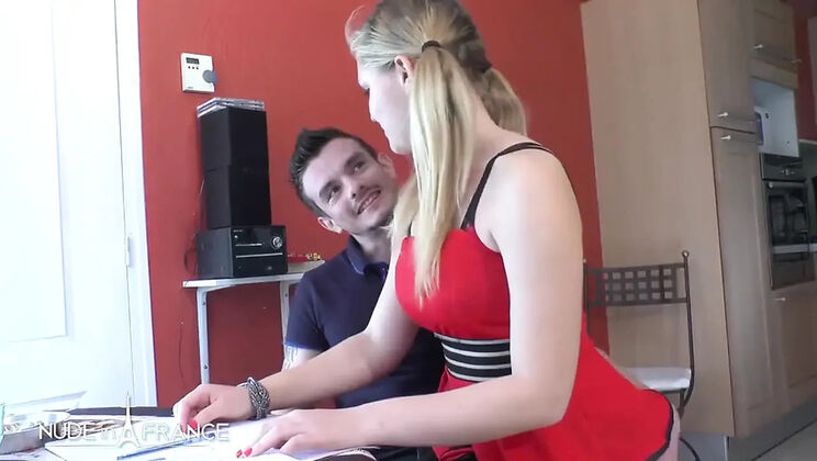 Young College Girl Does First Anal at Work and Gets Ass to Mouth