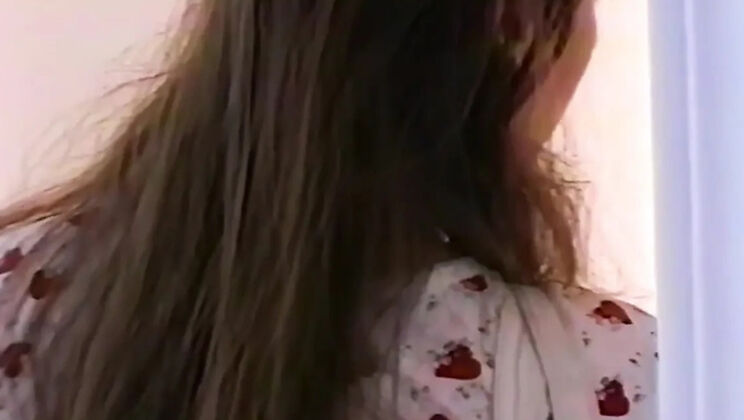 Vintage 90s College Girls Lesbian Porn – Mature MILF and 18 Babe in Dorm Room
