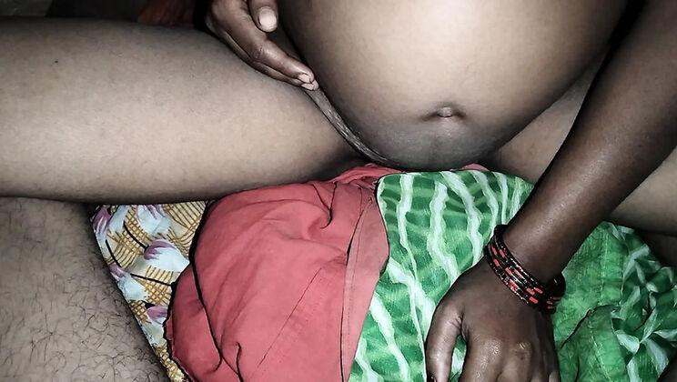 Desi Bhabhi Gives Amazing Blowjob in Hindi Video